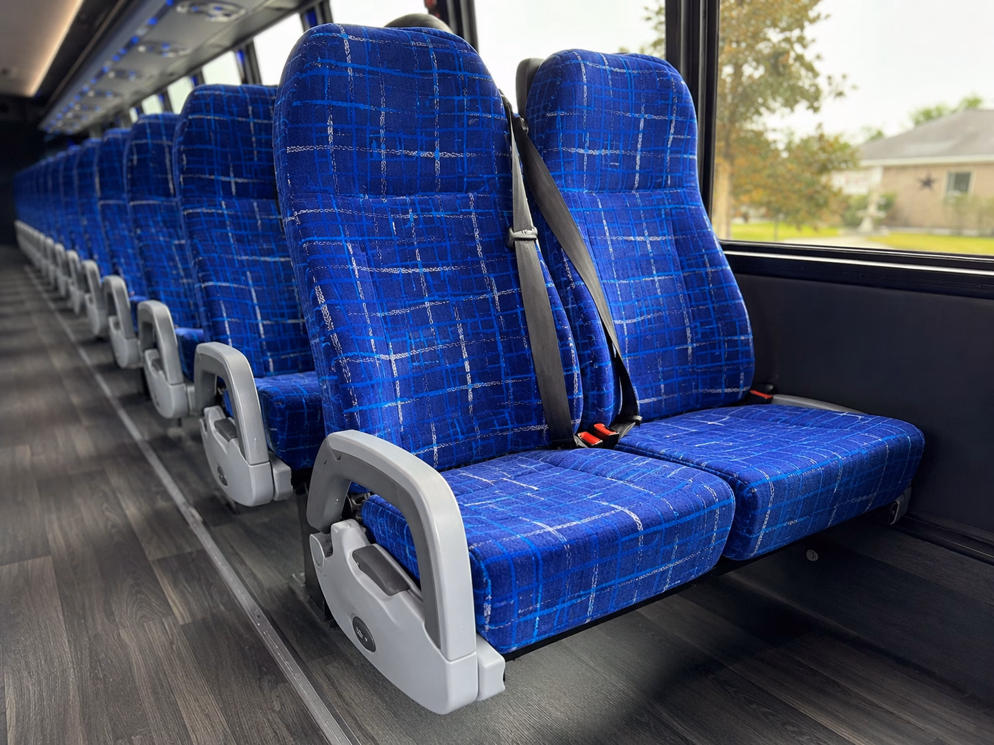 centennial airport shuttle bus rentals
